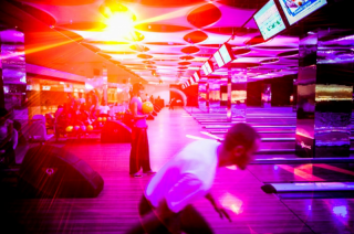 Zabawa na torach i usługi w barze w kregielni Sky Bowling teraz 30 % taniej!